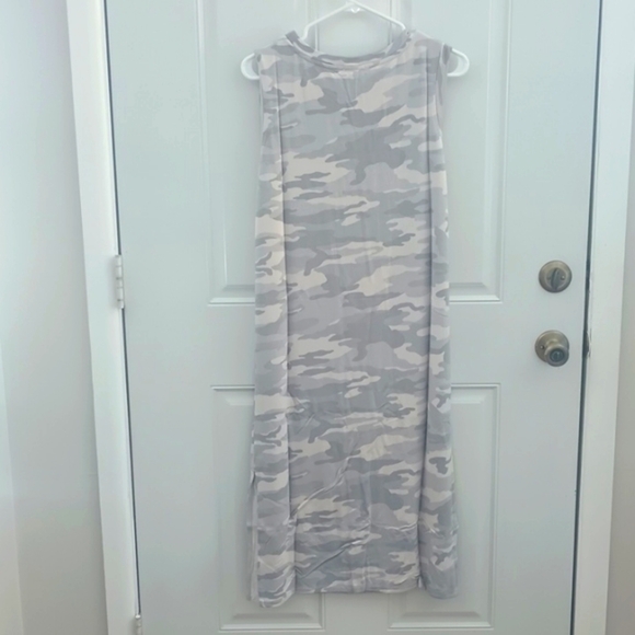 NWT Hilary Radley gray camo rayon sleeveless midi maxi column dress size M - Picture 4 of 8